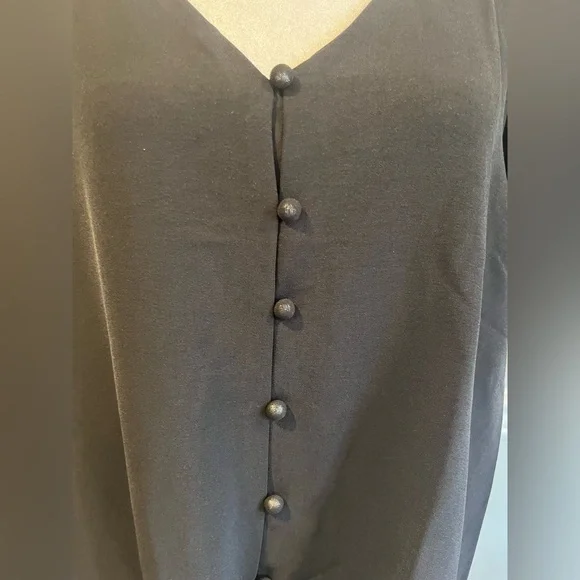 Women's Black Short Sleeve Dressy Top - MINT condition! Size M - Picture 8 of 8